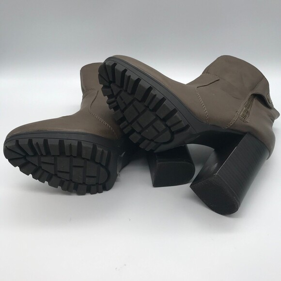 Wild Diva Brown Leatherette Women's size 9M Side Zip Snap Chunky Heeled Booties - Picture 7 of 9